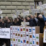 L'initiative pour un fonds climat demande à la Confédération d'investir chaque année entre 0,5% et 1% du PIB national dans la transition écologique de la Suisse (archives). KEYSTONE/PETER SCHNEIDER